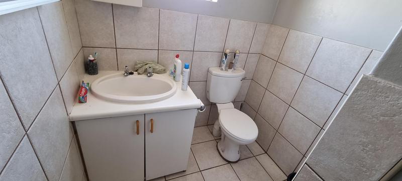 1 Bedroom Property for Sale in Kannoniers Park North West